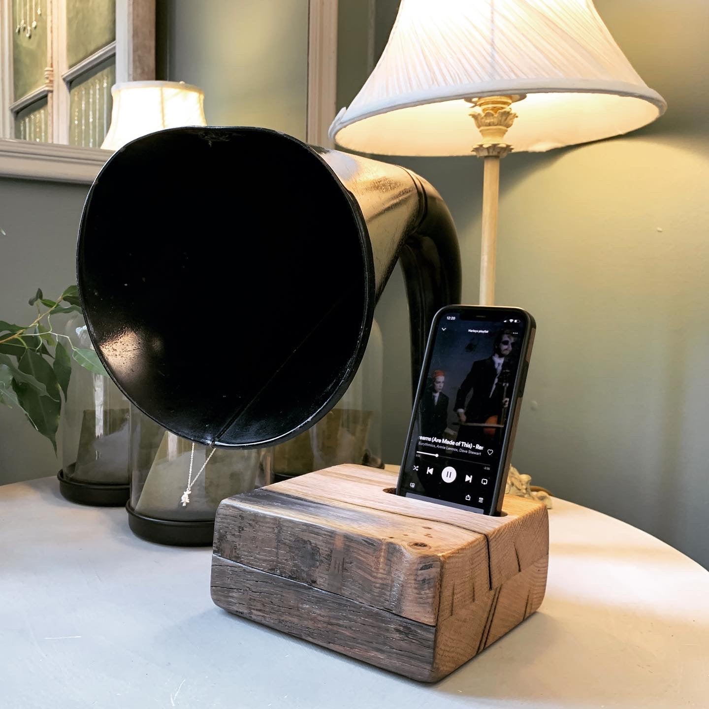 Phonograph Speaker Horn Acoustic Amplifier for Smart Phones