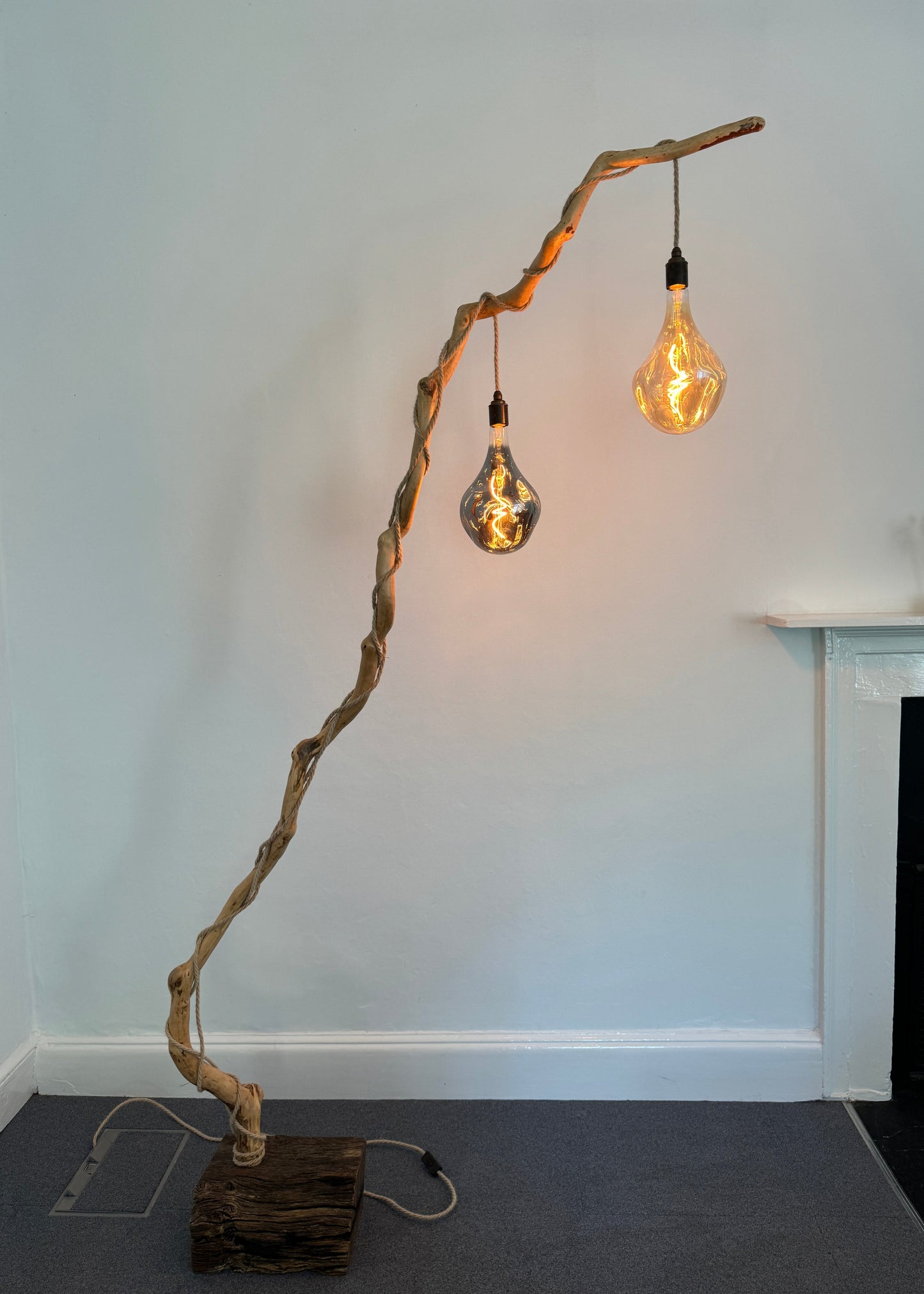 Lampadaire Branche Naturelle (Deux Supports de Lampe)